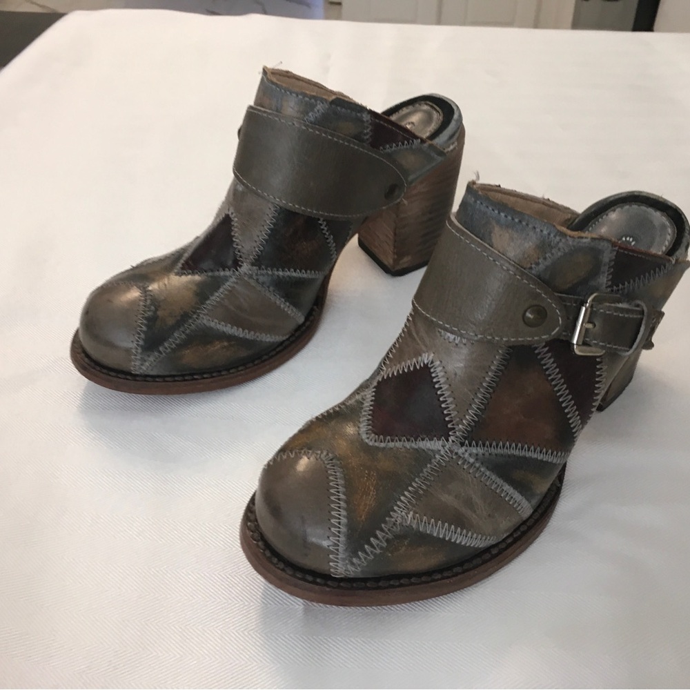 Freebird Beetle Clogs